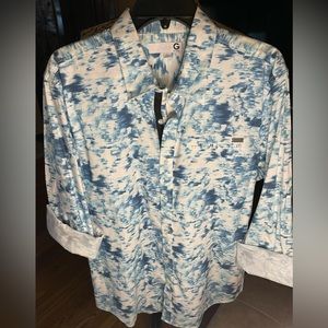 NWT G by Guess men’s shirt Sz Large PTP 21”. Long sleeve button up. Great design